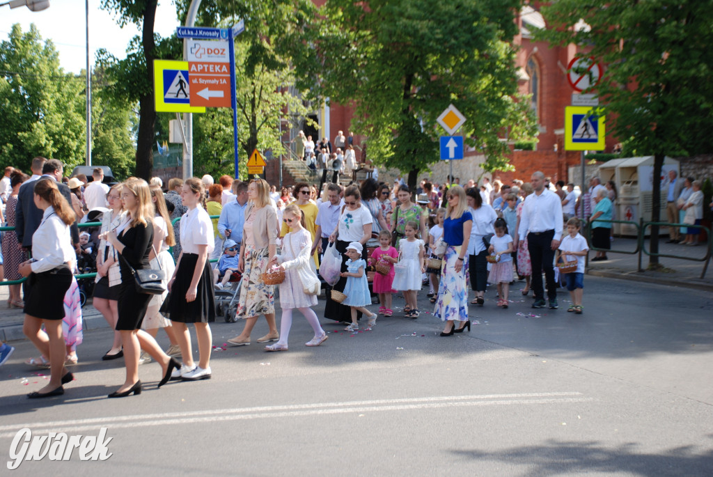 Tłumy w Radzionkowie na procesji Bożego Ciała [foto]