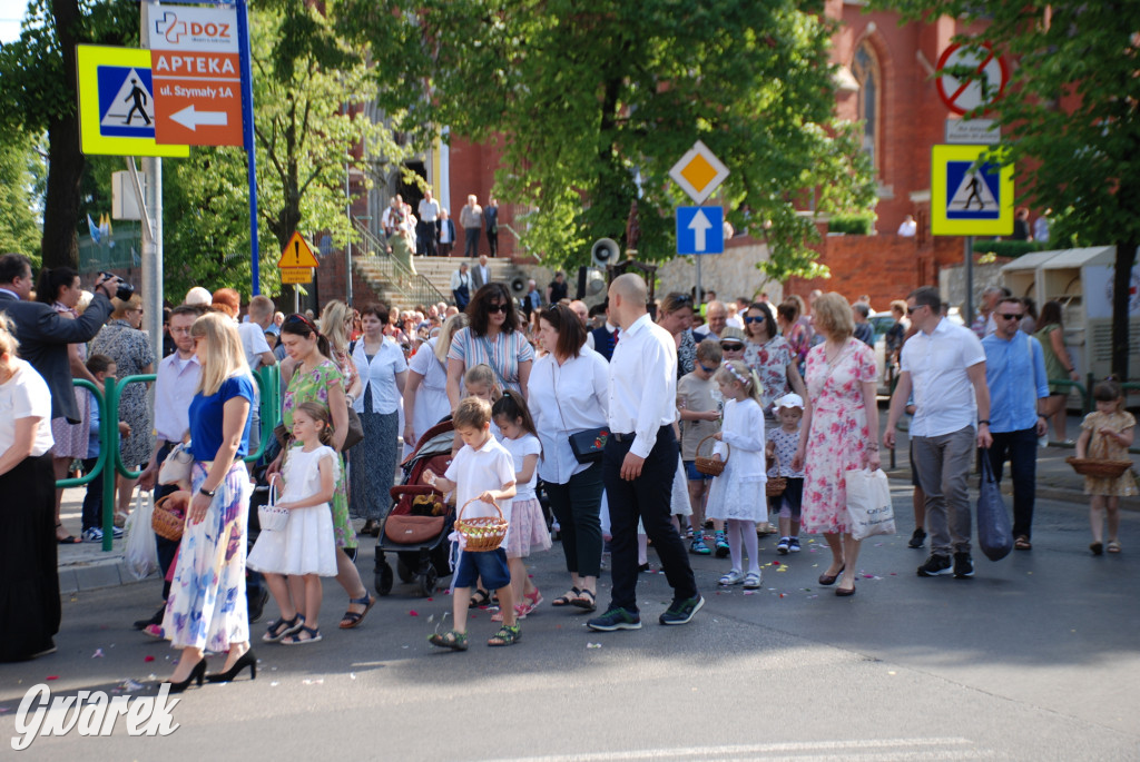 Tłumy w Radzionkowie na procesji Bożego Ciała [foto]