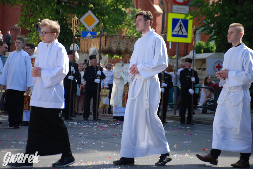 Tłumy w Radzionkowie na procesji Bożego Ciała [foto]