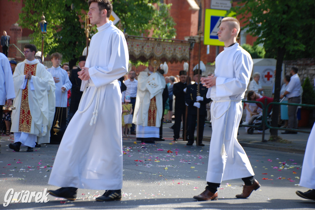 Tłumy w Radzionkowie na procesji Bożego Ciała [foto]