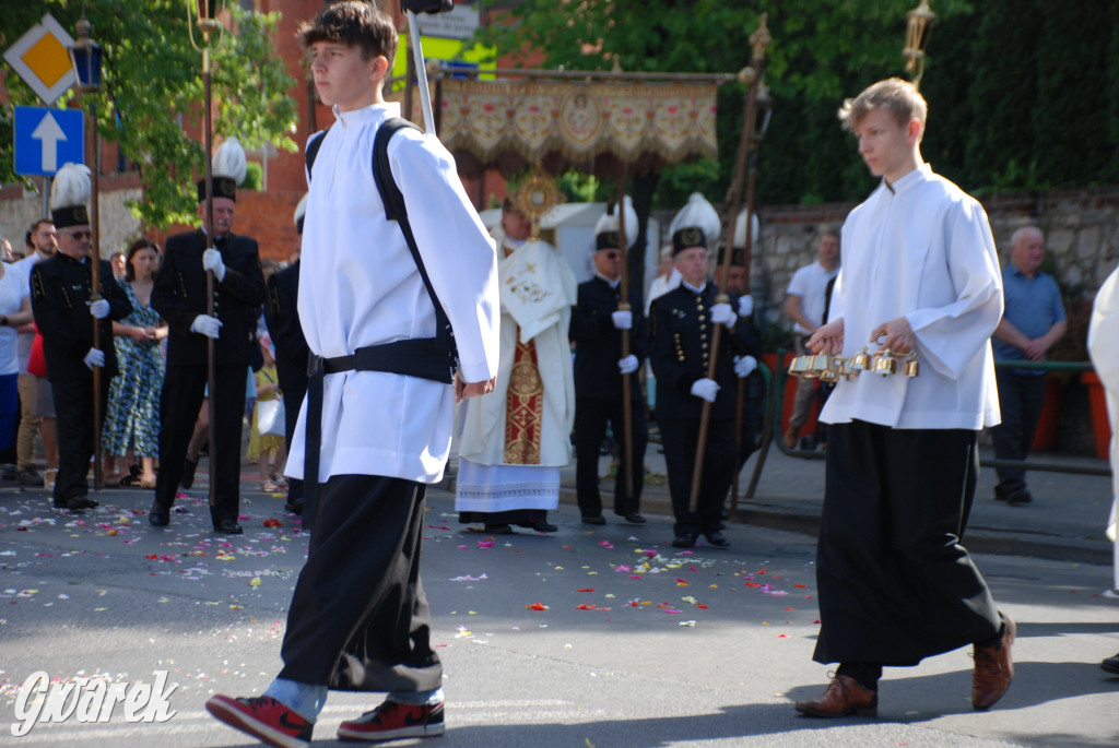 Tłumy w Radzionkowie na procesji Bożego Ciała [foto]