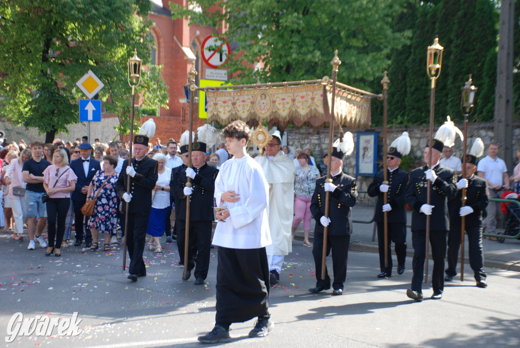 Tłumy w Radzionkowie na procesji Bożego Ciała [foto]