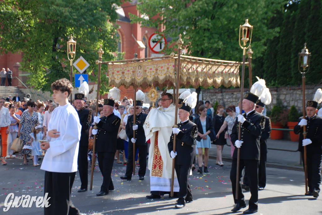 Tłumy w Radzionkowie na procesji Bożego Ciała [foto]