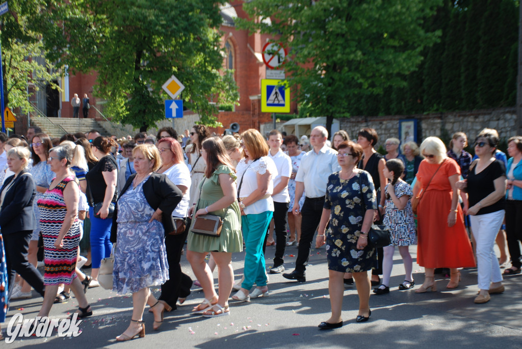 Tłumy w Radzionkowie na procesji Bożego Ciała [foto]