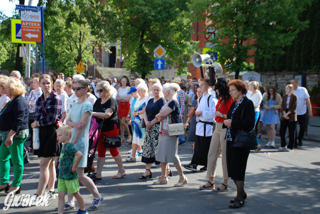 Tłumy w Radzionkowie na procesji Bożego Ciała [foto]