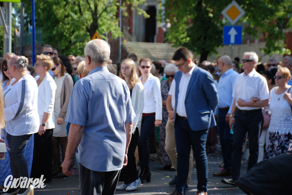 Tłumy w Radzionkowie na procesji Bożego Ciała [foto]