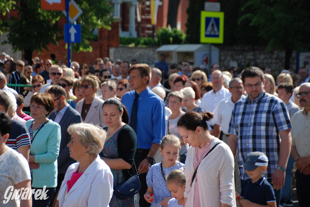 Tłumy w Radzionkowie na procesji Bożego Ciała [foto]