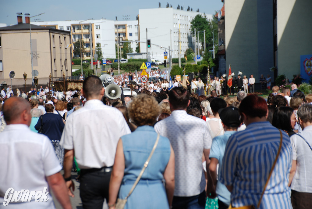 Tłumy w Radzionkowie na procesji Bożego Ciała [foto]