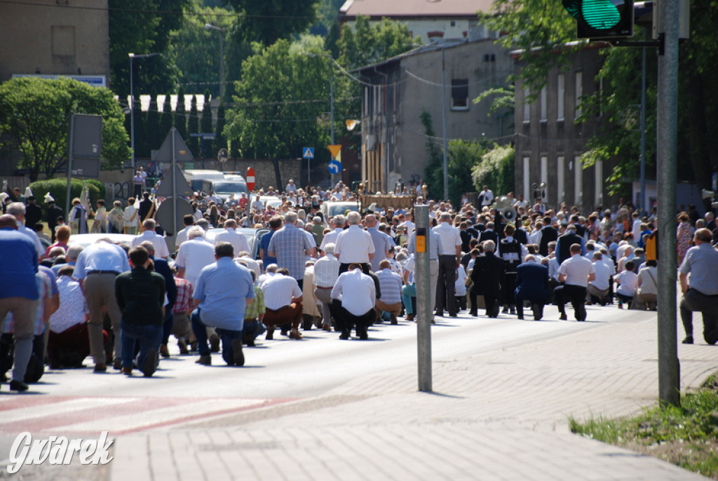 Tłumy w Radzionkowie na procesji Bożego Ciała [foto]