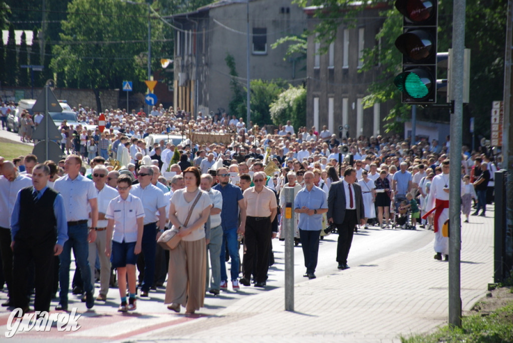 Tłumy w Radzionkowie na procesji Bożego Ciała [foto]