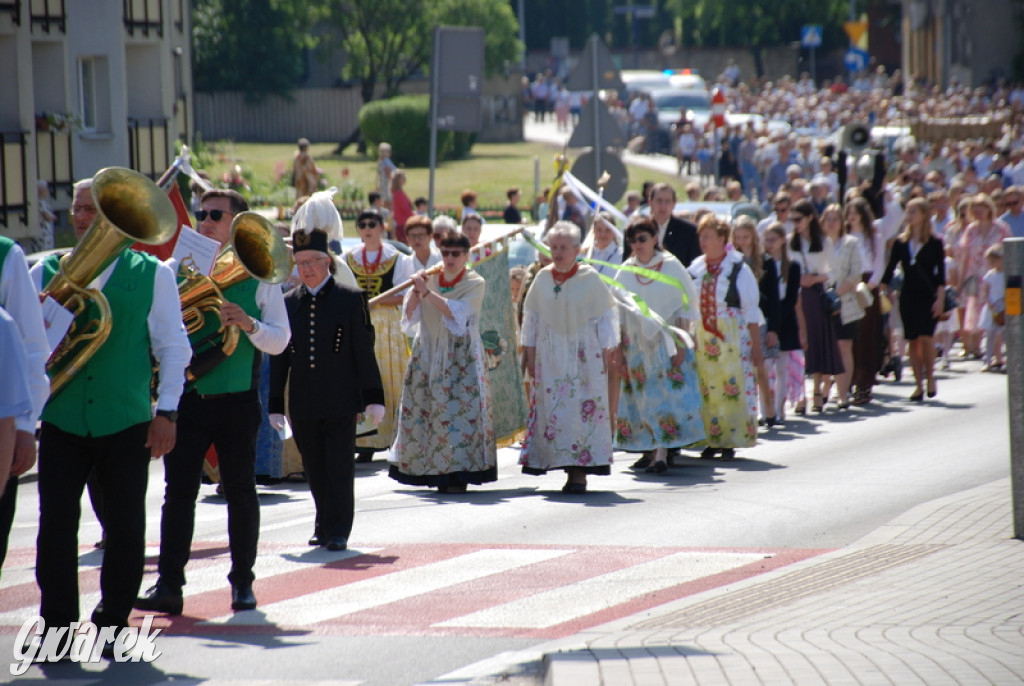 Tłumy w Radzionkowie na procesji Bożego Ciała [foto]