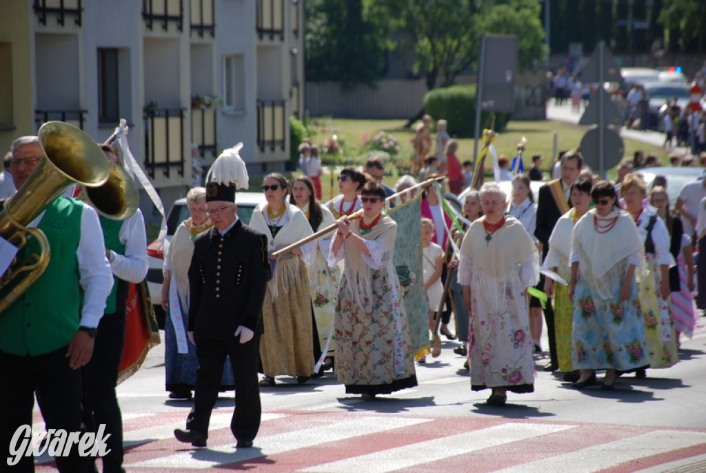 Tłumy w Radzionkowie na procesji Bożego Ciała [foto]