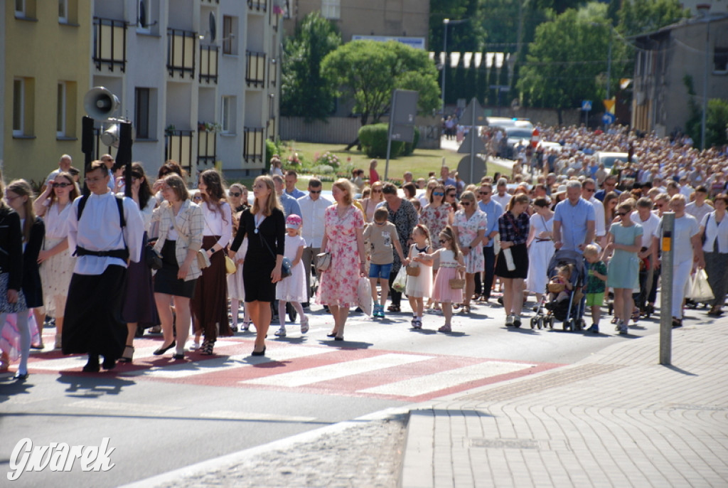 Tłumy w Radzionkowie na procesji Bożego Ciała [foto]