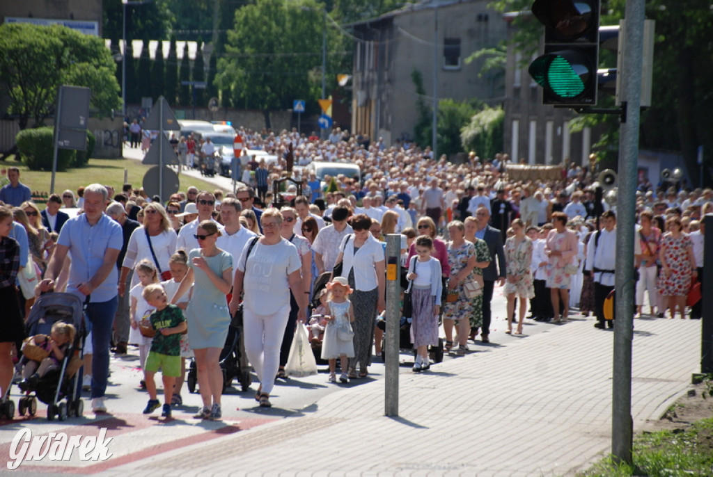 Tłumy w Radzionkowie na procesji Bożego Ciała [foto]