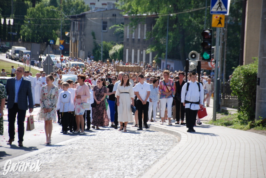 Tłumy w Radzionkowie na procesji Bożego Ciała [foto]