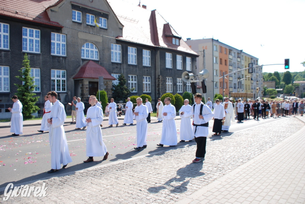 Tłumy w Radzionkowie na procesji Bożego Ciała [foto]