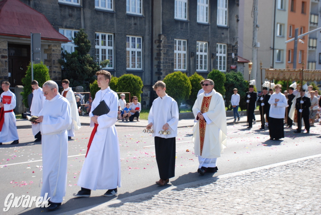 Tłumy w Radzionkowie na procesji Bożego Ciała [foto]