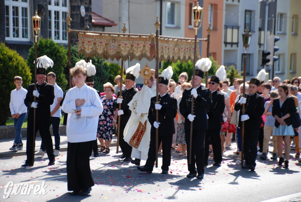 Tłumy w Radzionkowie na procesji Bożego Ciała [foto]