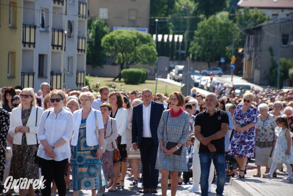 Tłumy w Radzionkowie na procesji Bożego Ciała [foto]