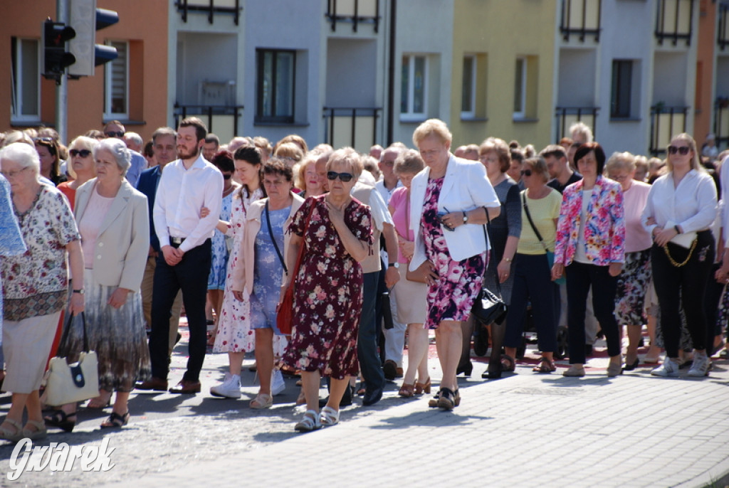 Tłumy w Radzionkowie na procesji Bożego Ciała [foto]