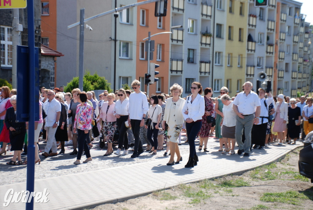 Tłumy w Radzionkowie na procesji Bożego Ciała [foto]