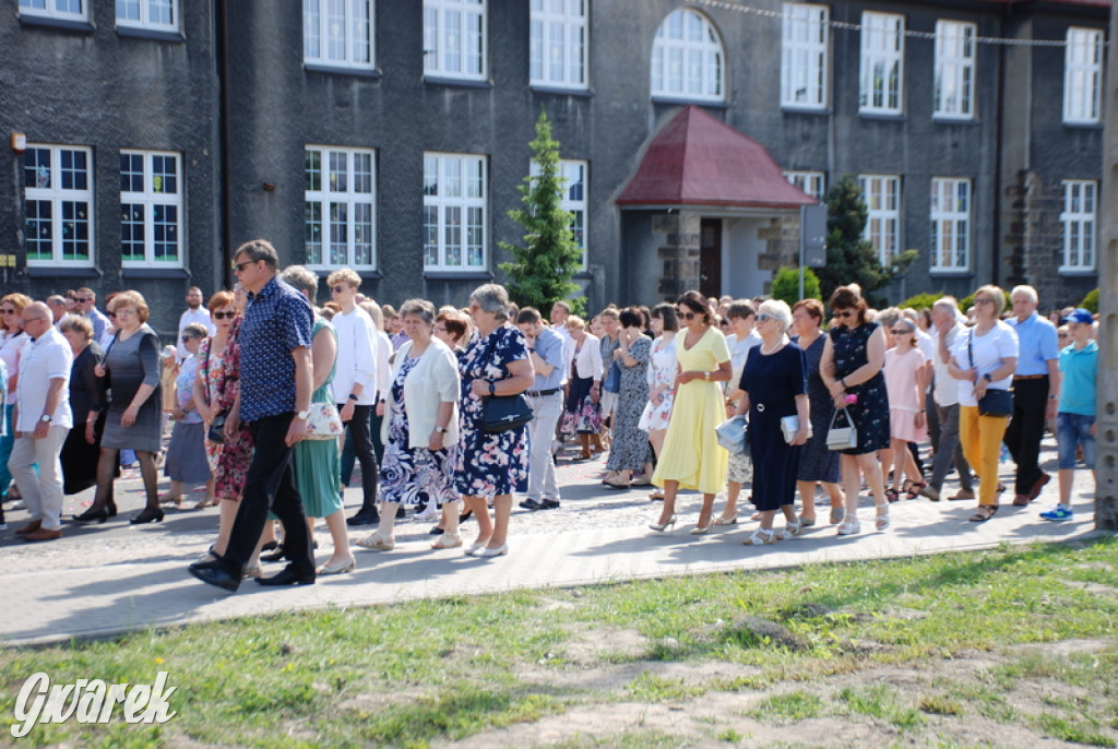 Tłumy w Radzionkowie na procesji Bożego Ciała [foto]