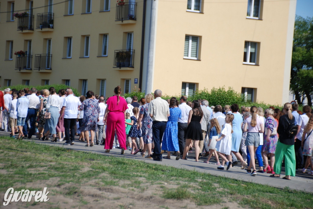 Tłumy w Radzionkowie na procesji Bożego Ciała [foto]