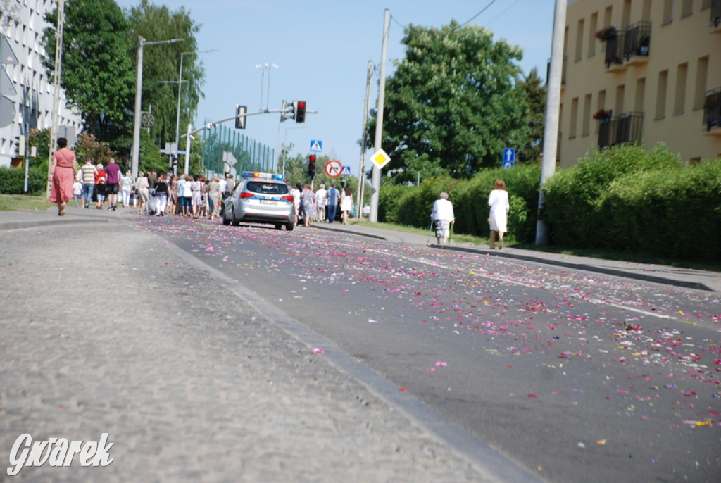 Tłumy w Radzionkowie na procesji Bożego Ciała [foto]