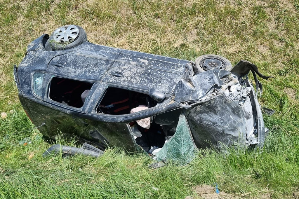 Pożar samochodu. Lądował śmigłowiec LPR
