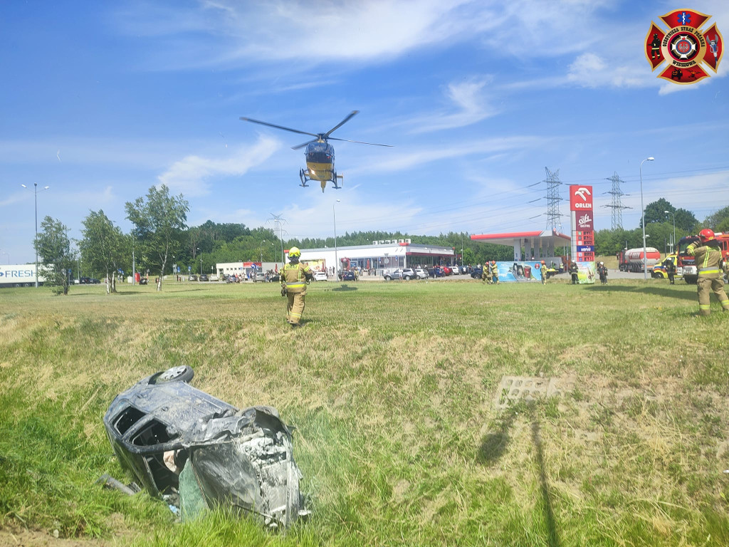 Pożar samochodu. Lądował śmigłowiec LPR
