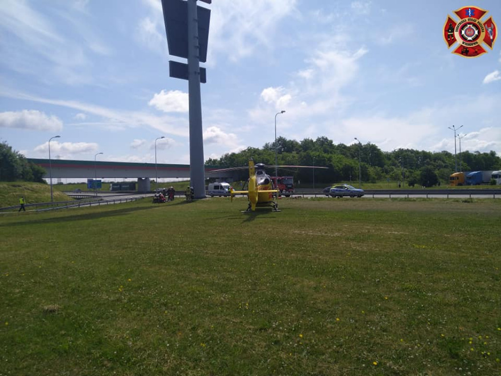 Pożar samochodu. Lądował śmigłowiec LPR