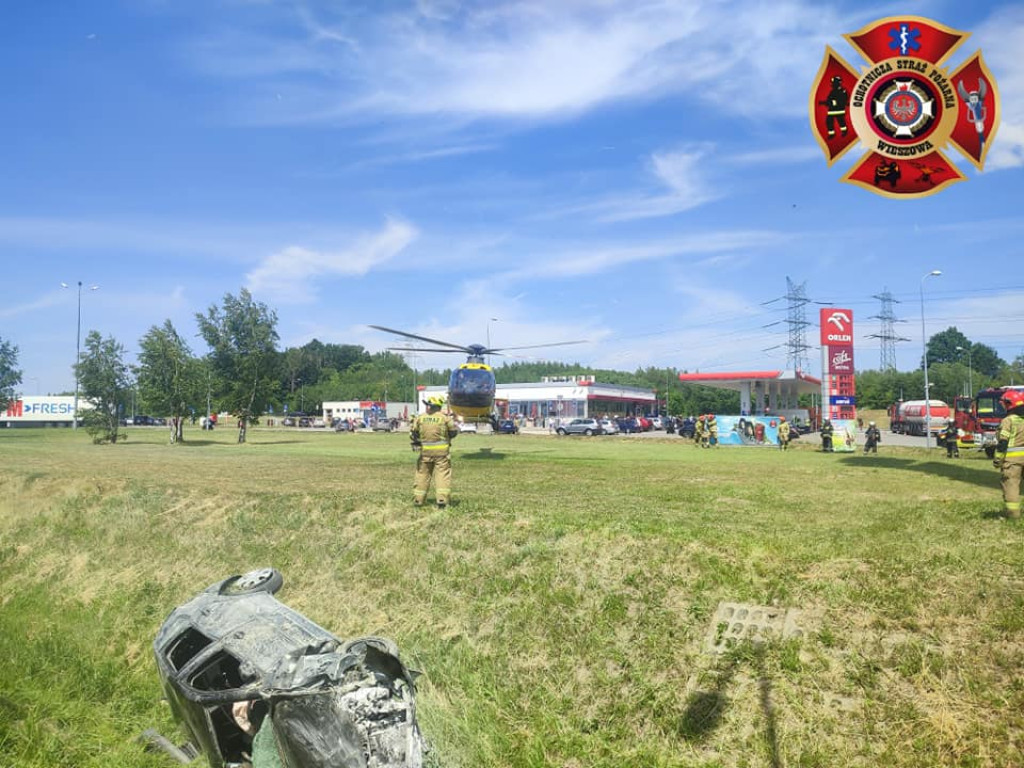 Pożar samochodu. Lądował śmigłowiec LPR