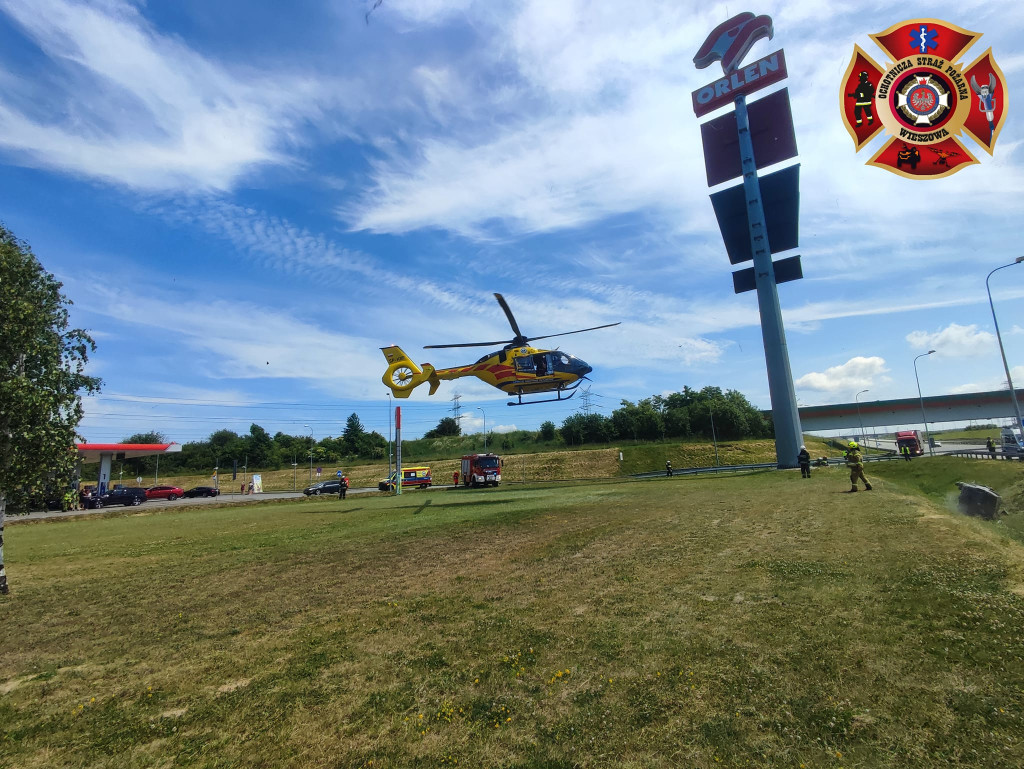 Pożar samochodu. Lądował śmigłowiec LPR