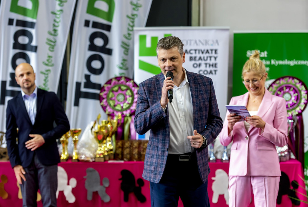 Weekend pod znakiem psów. Spacery i wystawa