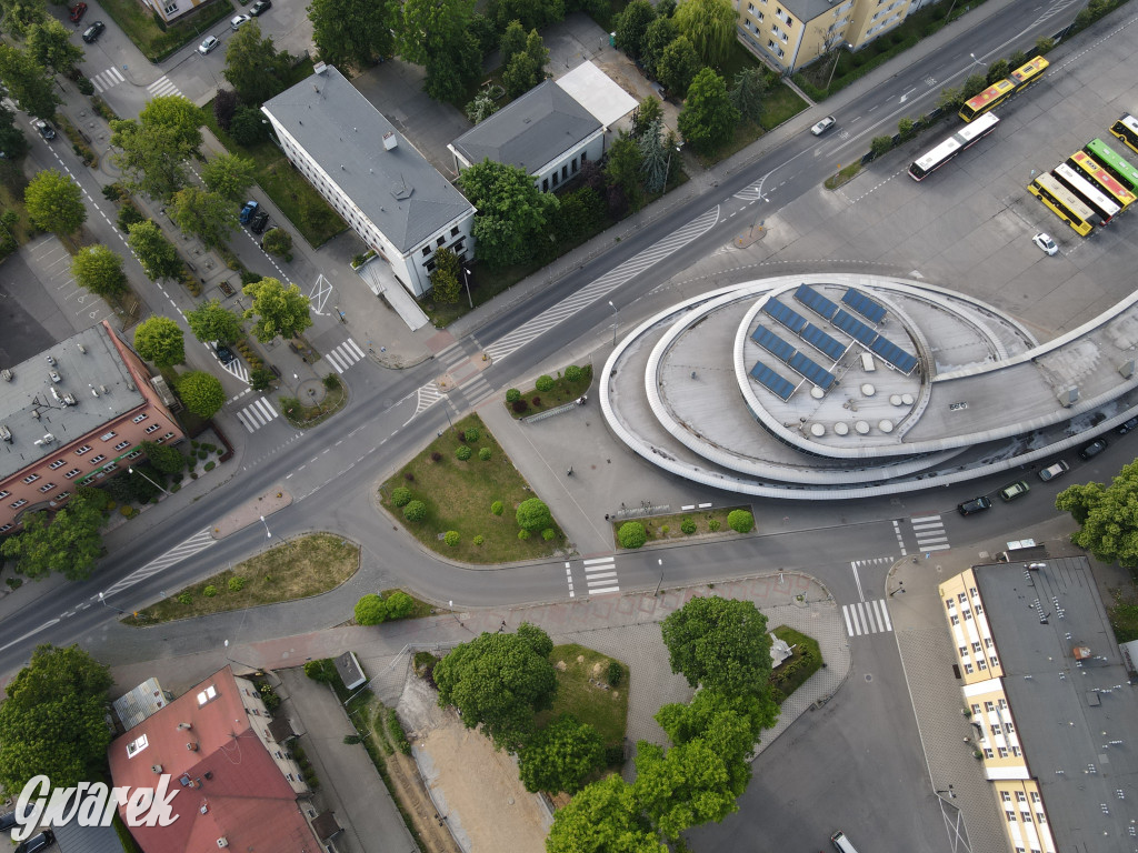 Centrum przesiadkowe w Tarnowskich Górach. Trwa budowa