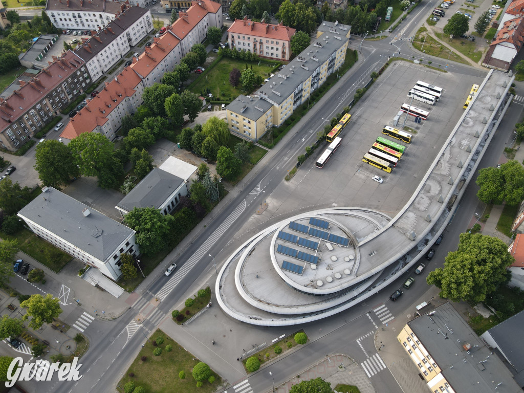 Centrum przesiadkowe w Tarnowskich Górach. Trwa budowa