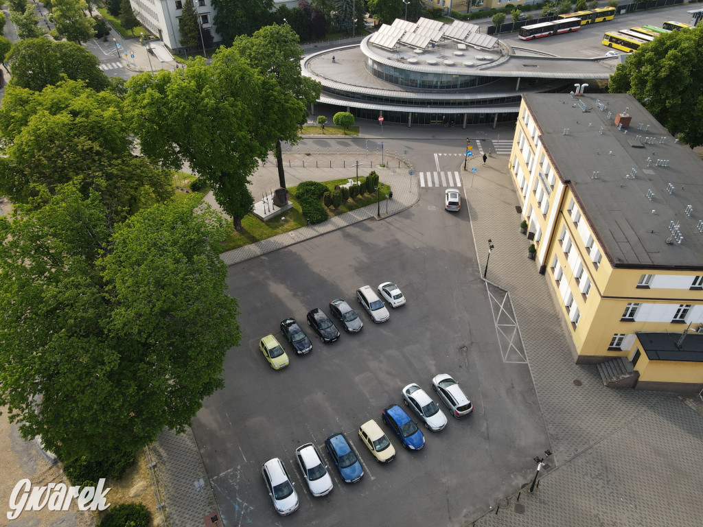 Centrum przesiadkowe w Tarnowskich Górach. Trwa budowa