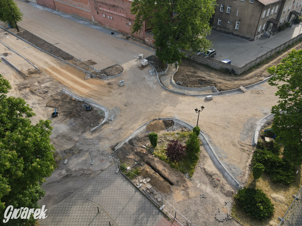 Centrum przesiadkowe w Tarnowskich Górach. Trwa budowa