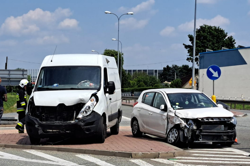 Zderzenie przy zjeździe z autostrady
