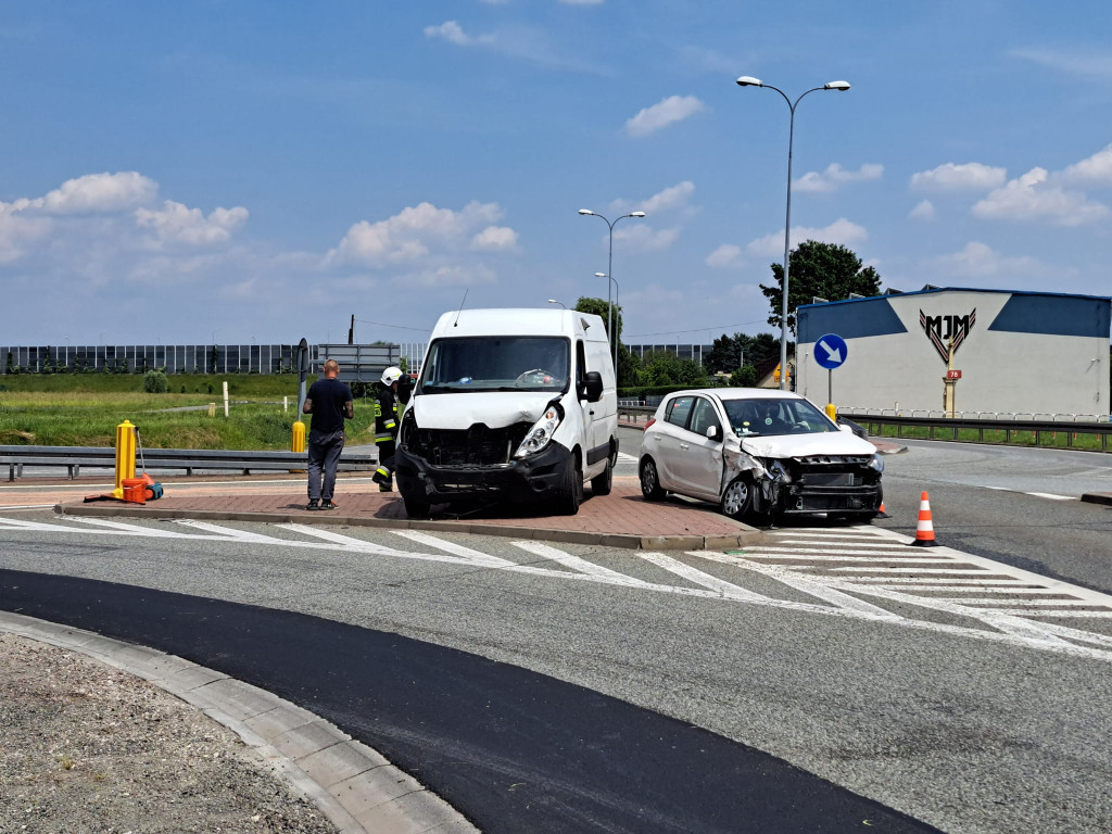 Zderzenie przy zjeździe z autostrady