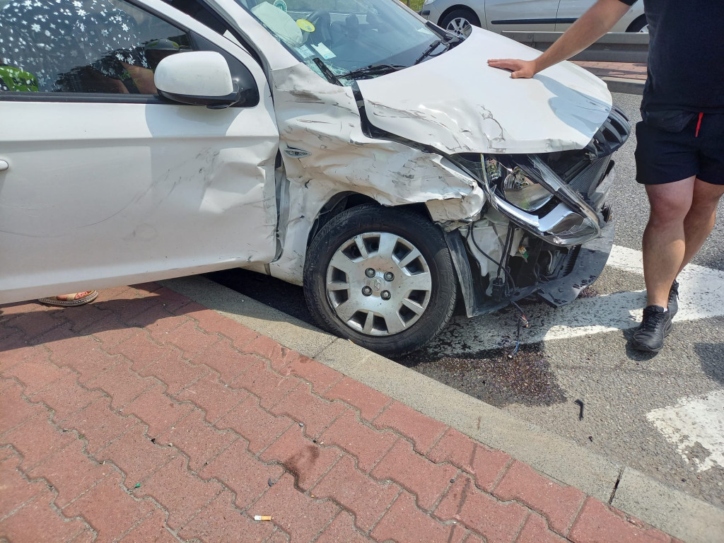 Zderzenie przy zjeździe z autostrady