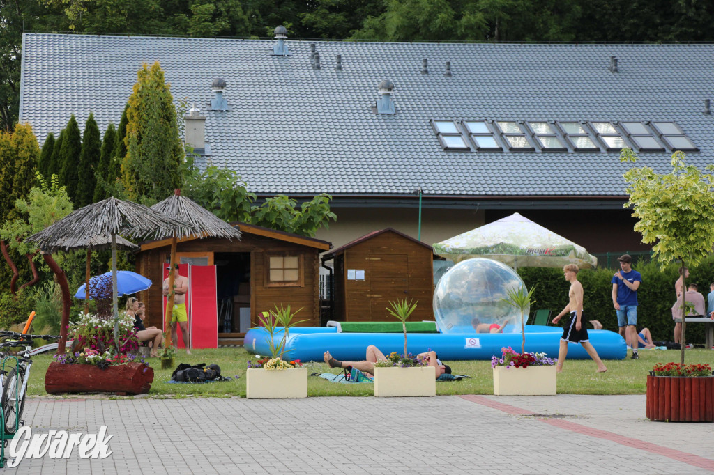 Radzionków, Księża Góra. Początek wakacji na basenie