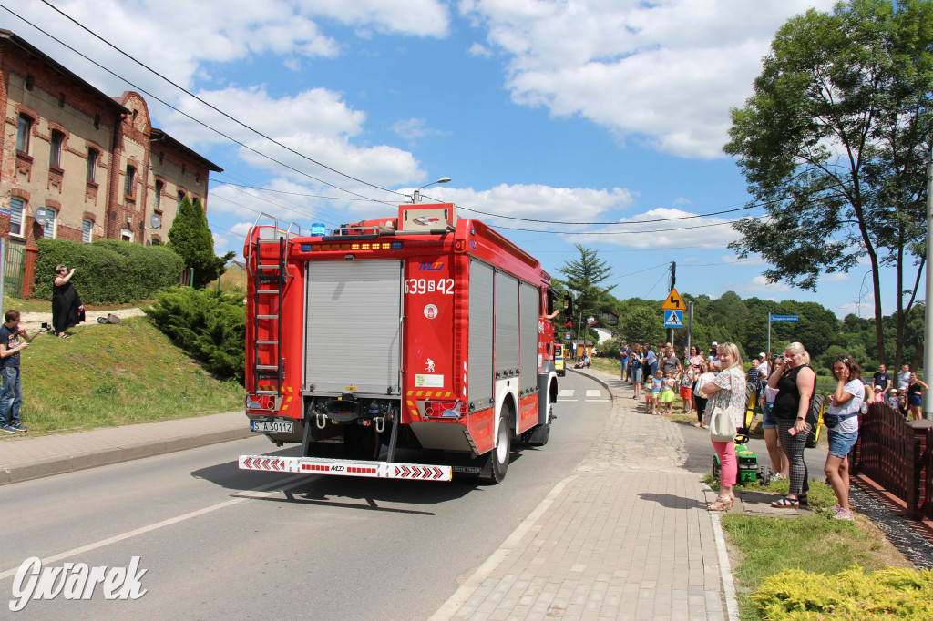 Parada ciągników na koniec zlotu