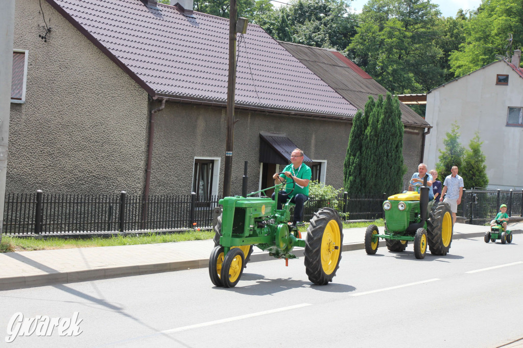 Parada ciągników na koniec zlotu