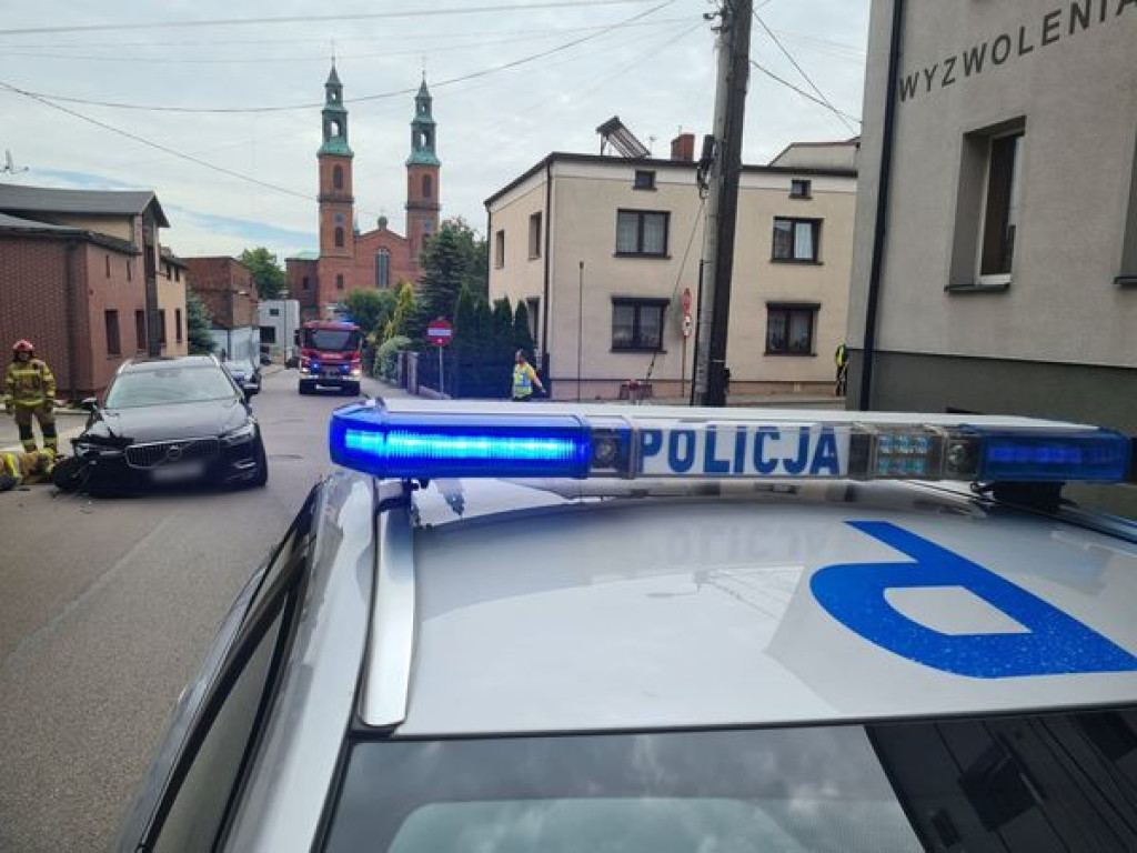 Zderzenie volvo i bmw. Dwie dziewczynki w szpitalu