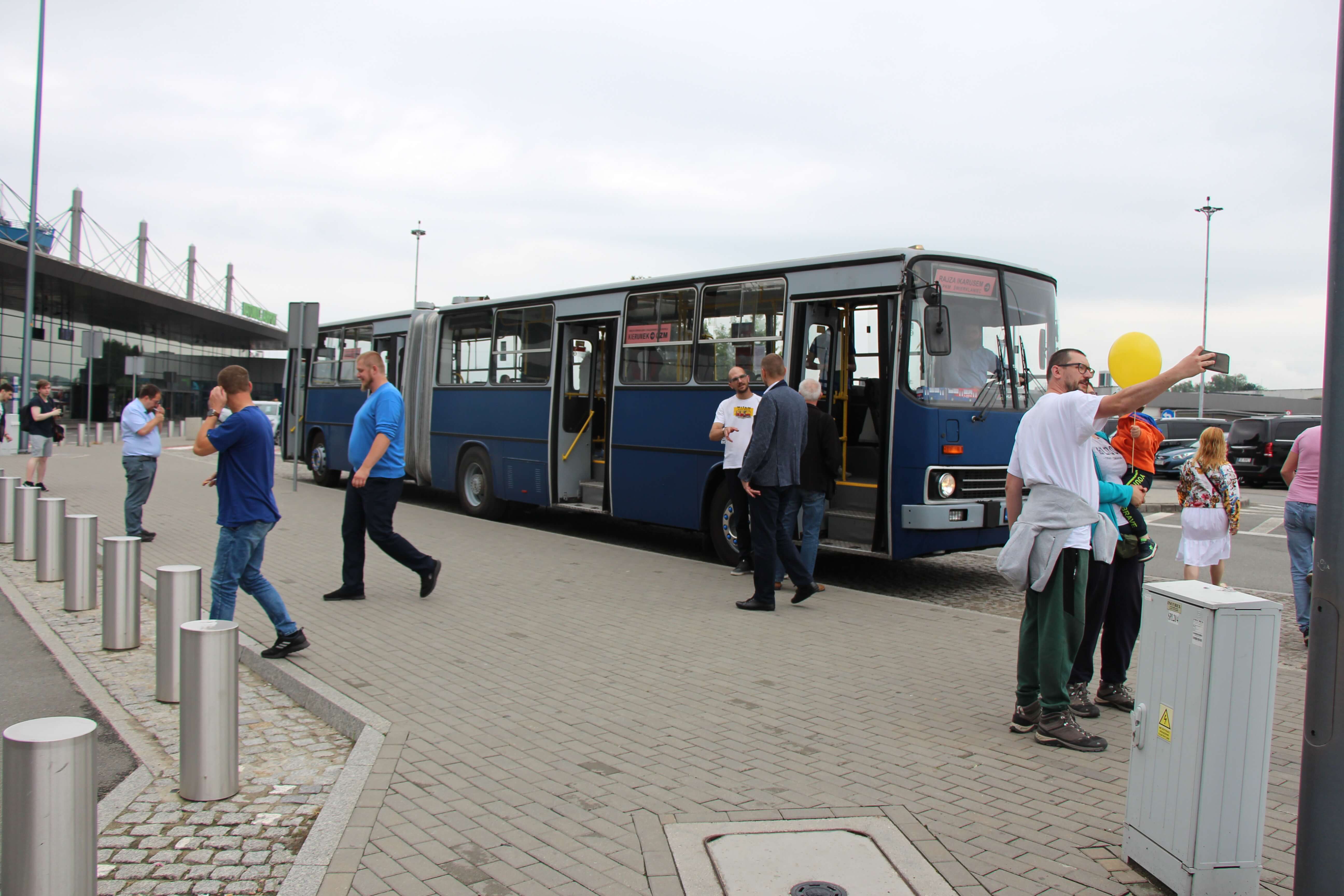 Tarnowskie Góry. Rajza Ikarusem z PKM Świerklaniec