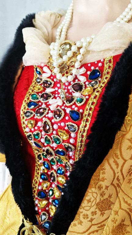 Gwarki. Nowy kostium Marysieńki