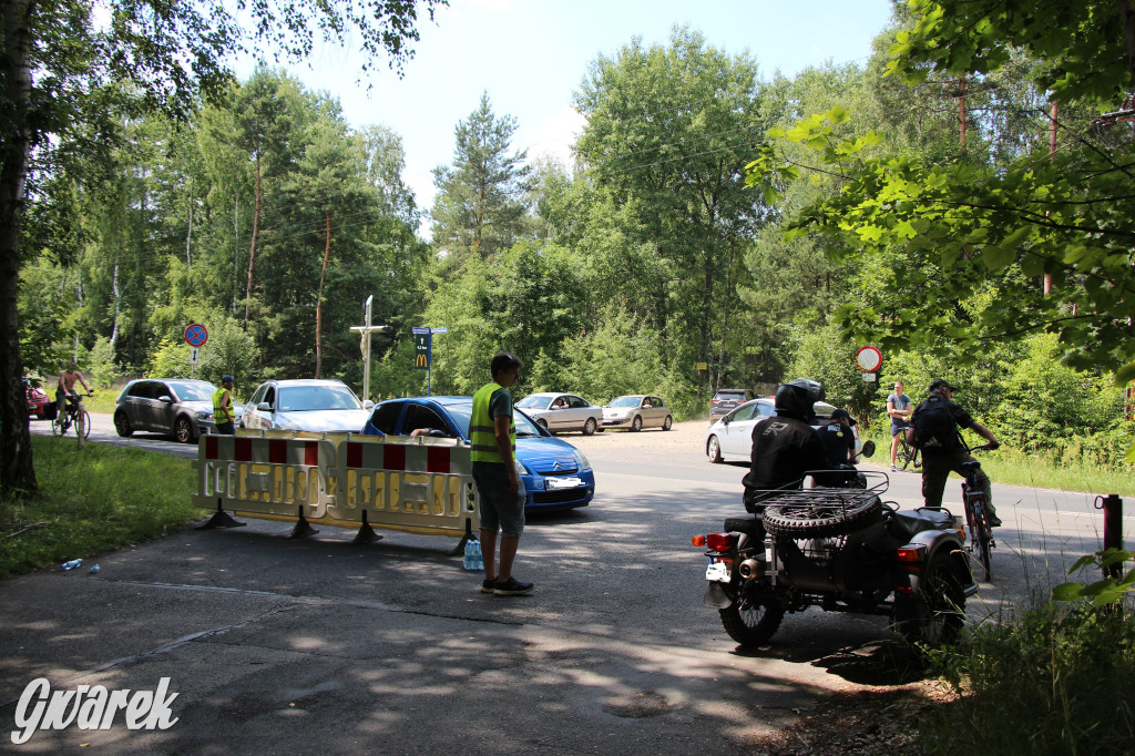 Zalew Nakło-Chechło. Upalna niedziela, pełne parkingi