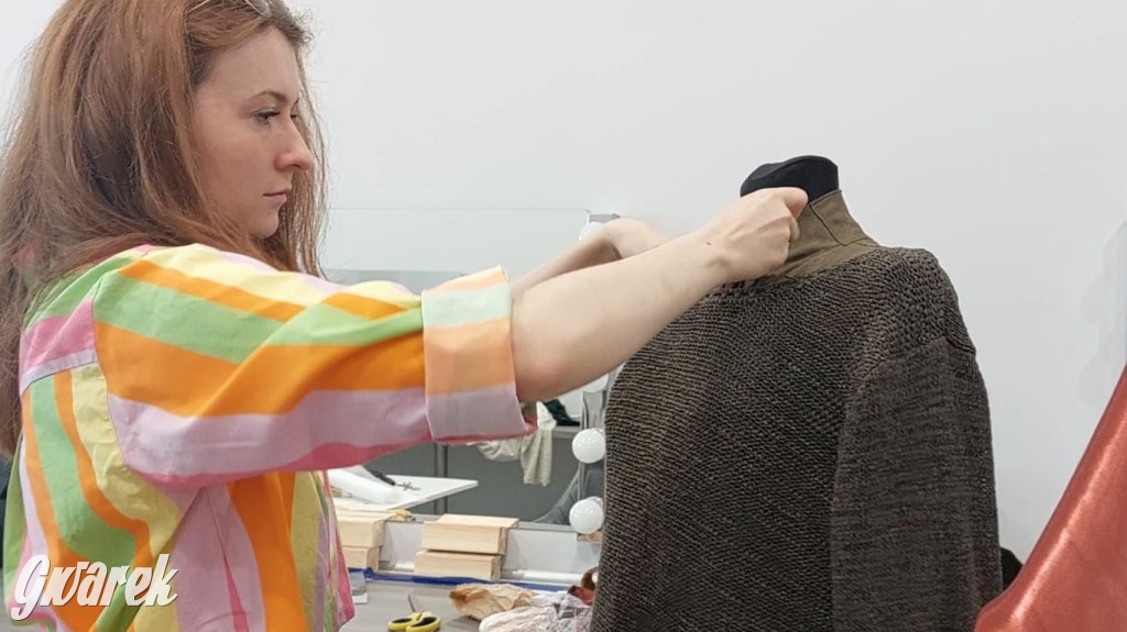 Międzynarodowa obsada, próby w TCK