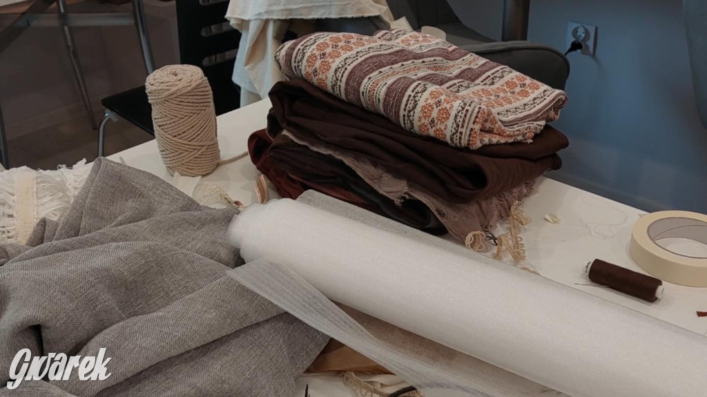 Międzynarodowa obsada, próby w TCK